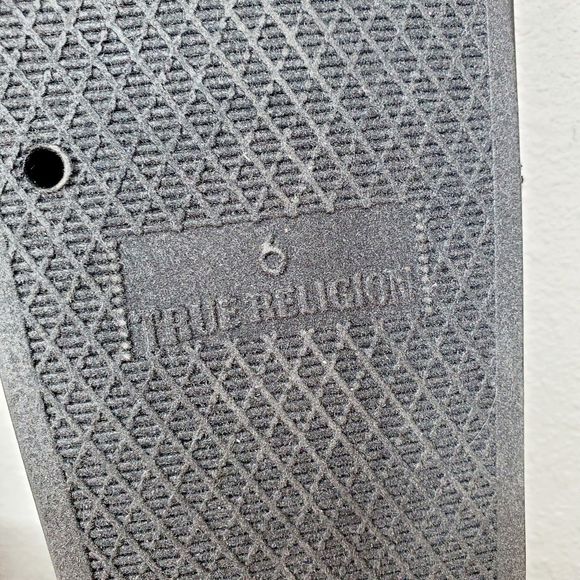 True Religion Leopard Flip Flops Slides Bedazzled Bling Rhinestone Slippers SZ 6 - Picture 6 of 7